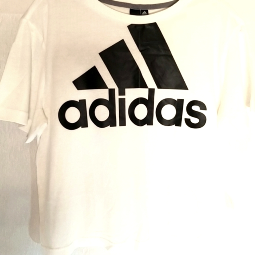 Adidas Womans Size M Crop Top Tee Shirt White Black Spell Out Short Sleeve